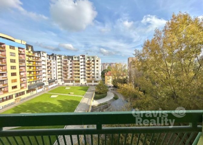 2-izbový holobyt s loggiou